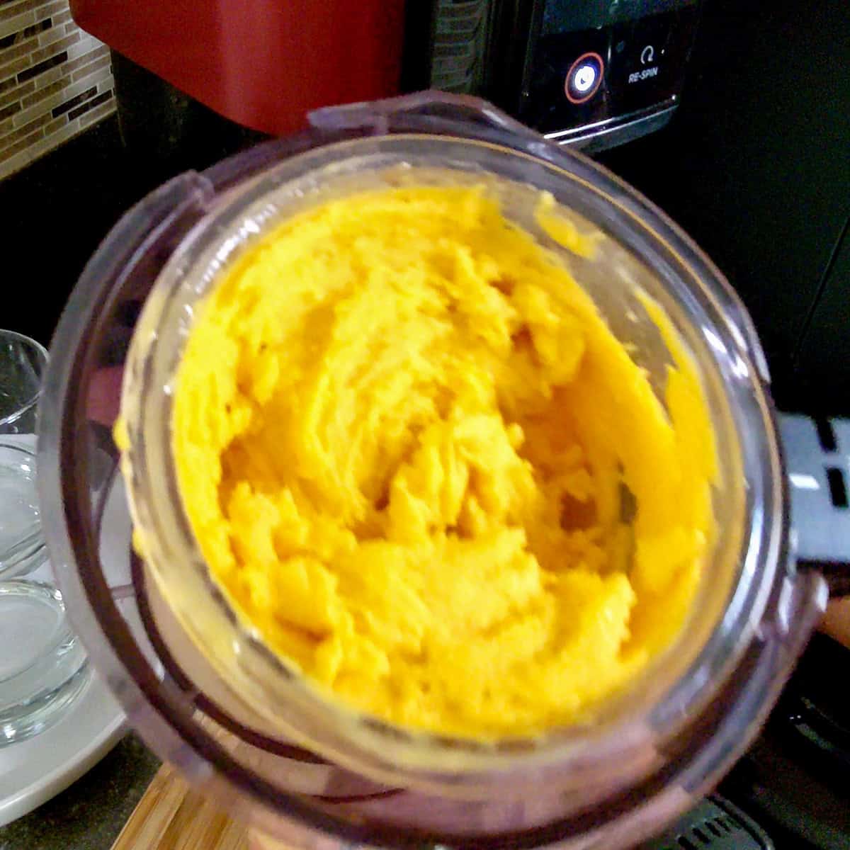 spinned mango gelato being shown.