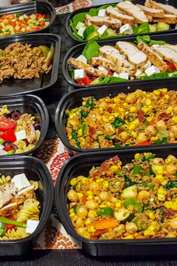 prepared dinners in containers.